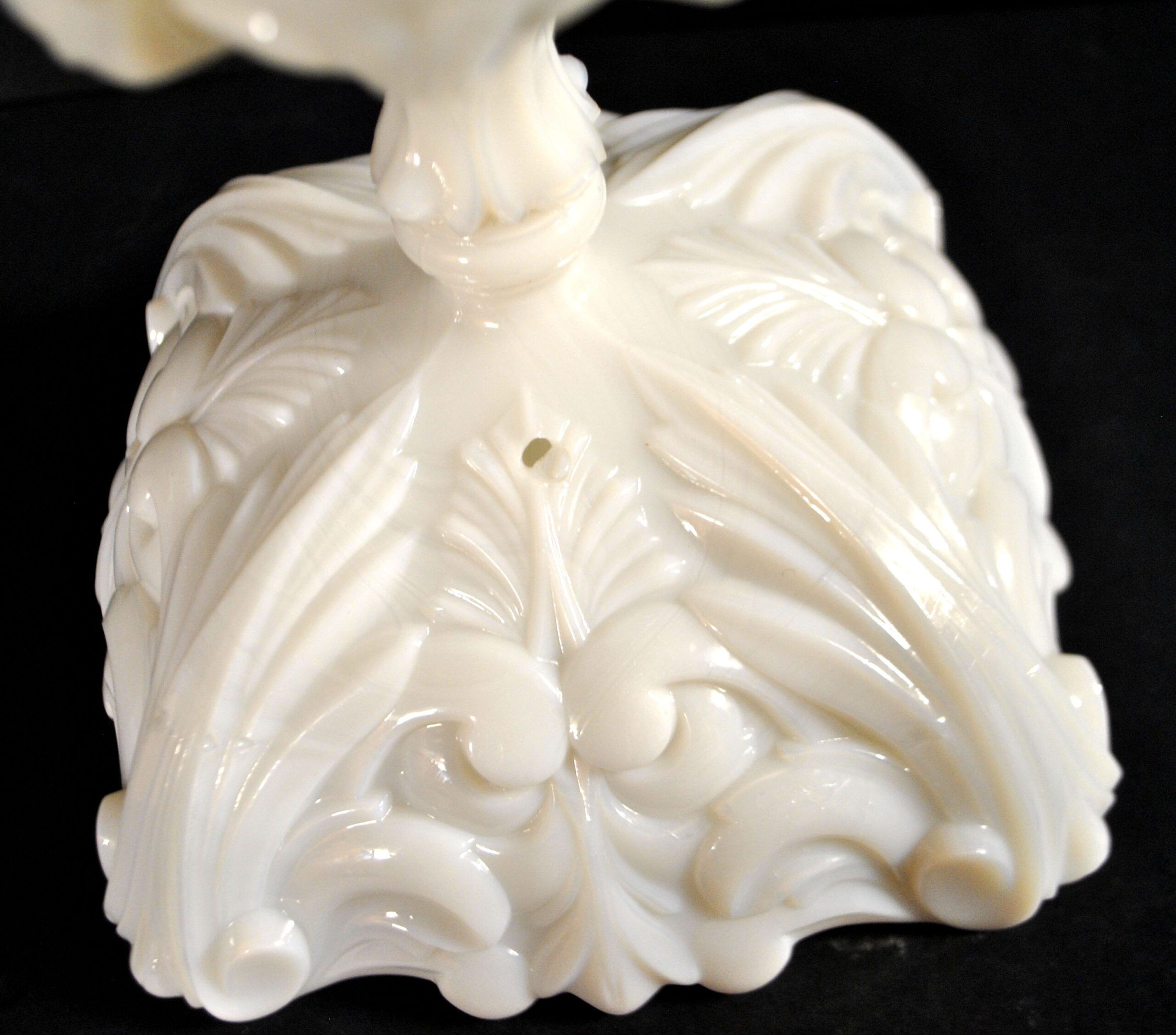 Opaline de Vallerysthal chalice cup Art Nouveau 1910 white opaline H16cm