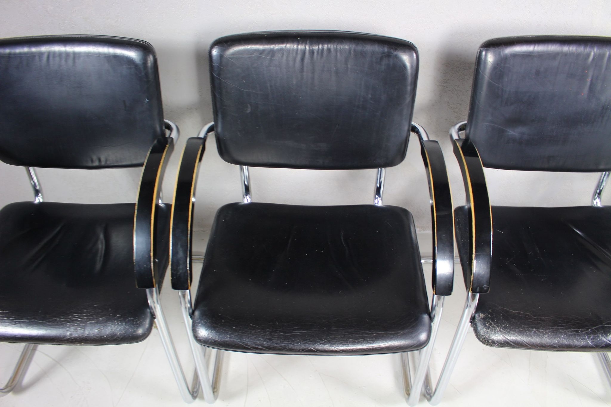Set of 4 vintage tubular steel lounge chair