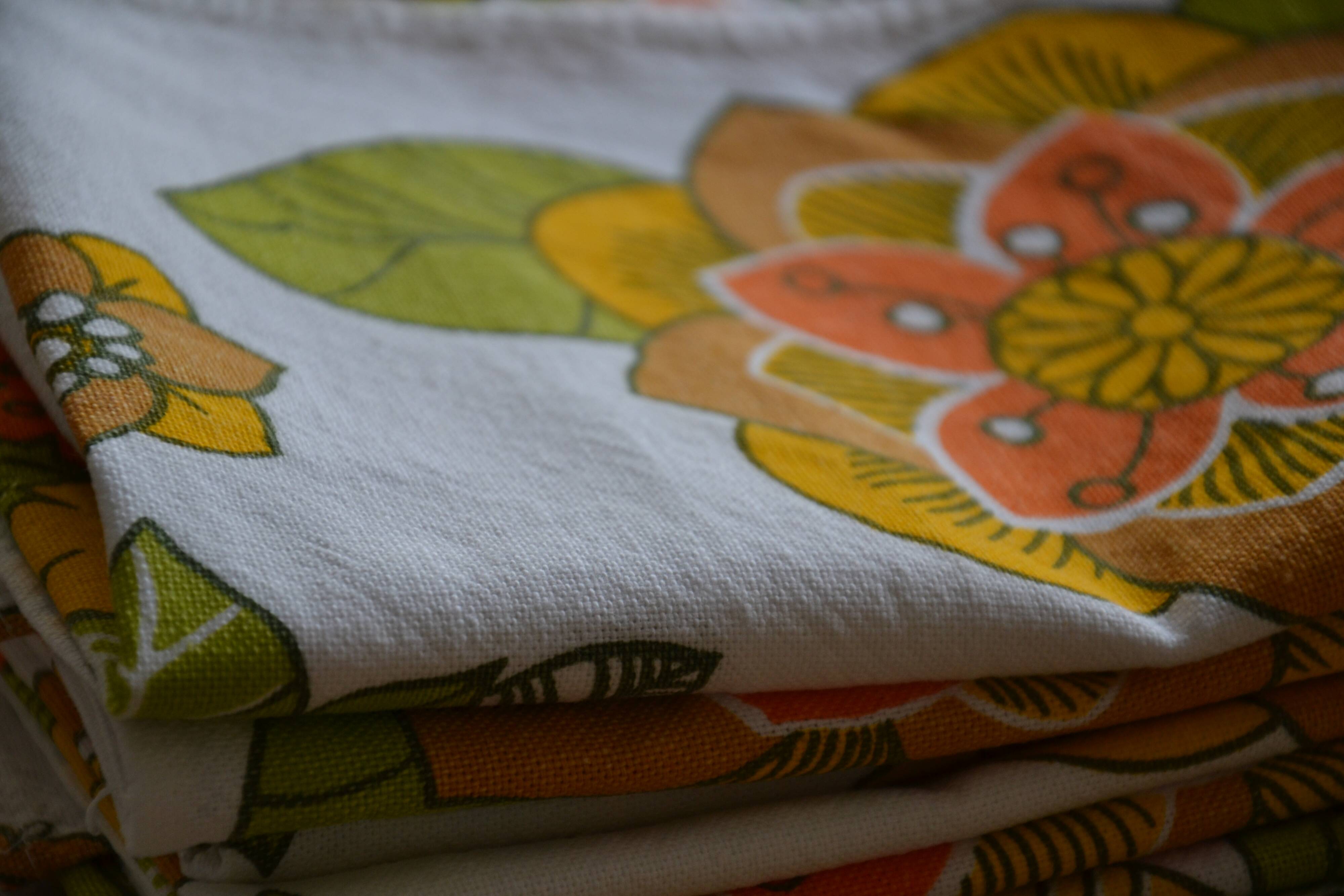 Nappe à fleurs en coton/lin vintage