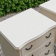 Pair of renovated antique bedside tables – Ivory from Orfèvres Libéron – 3 drawers