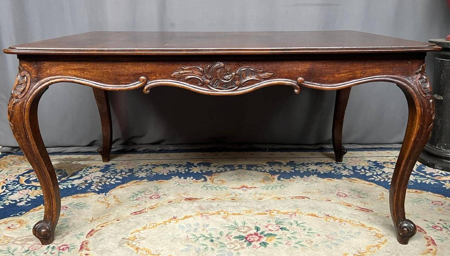 Regency dining table. Solid oak.