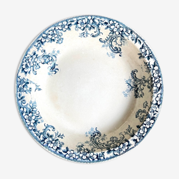 Round and hollow dish Boulenger & Cie in white and blue enamelled iron earth, "Wild rose" service