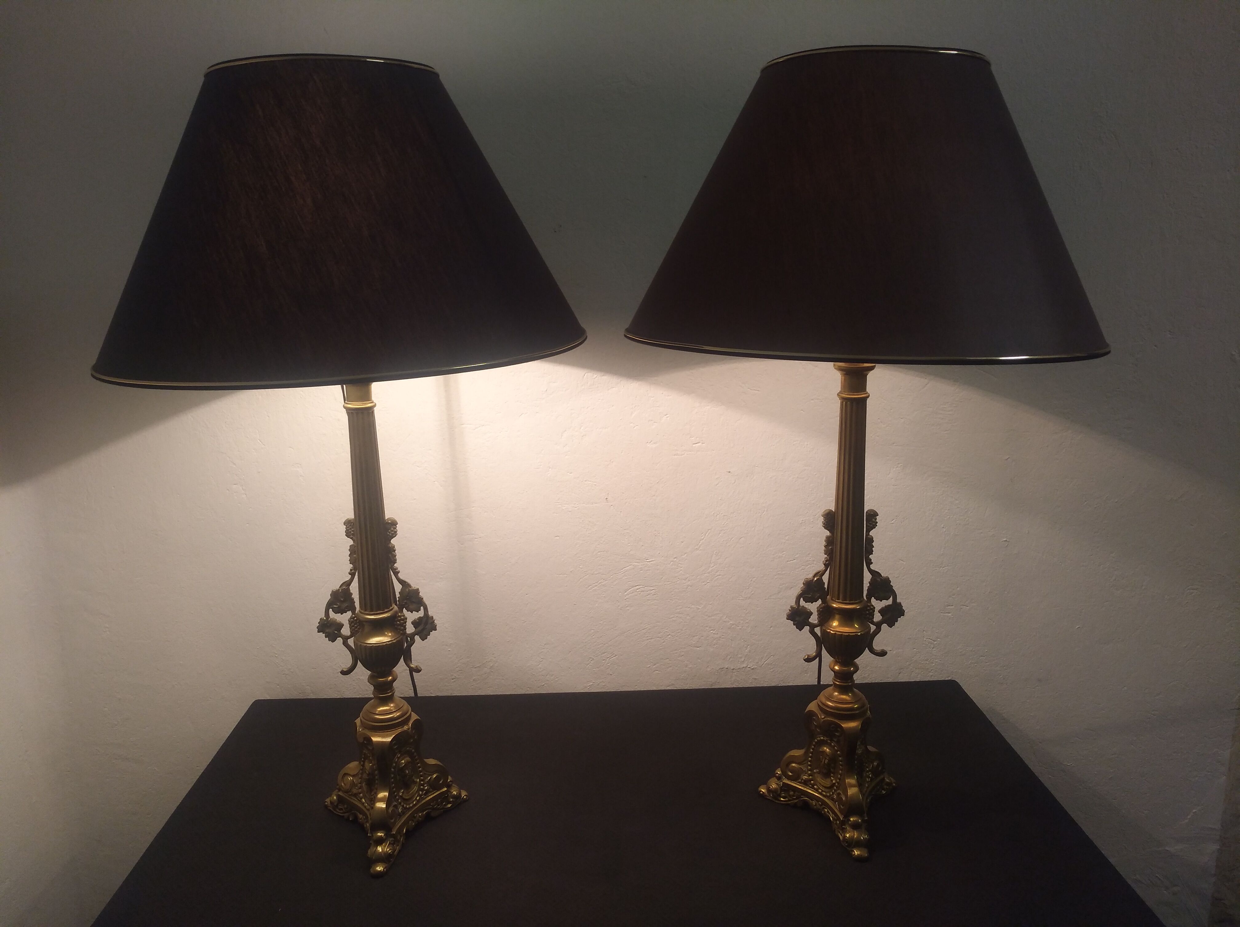 Pair of brass lamps at the end of the 19th century