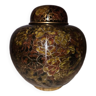 Chinese copper urn