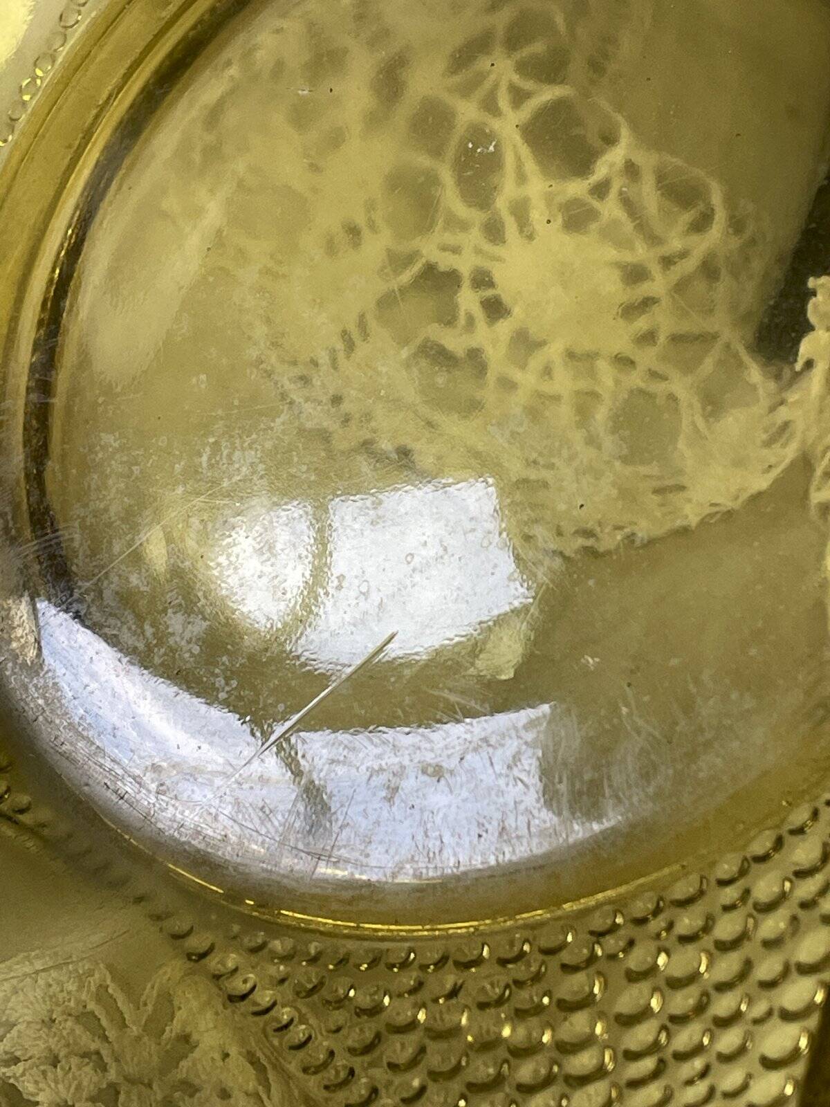 Coupe Art déco en verre jaune