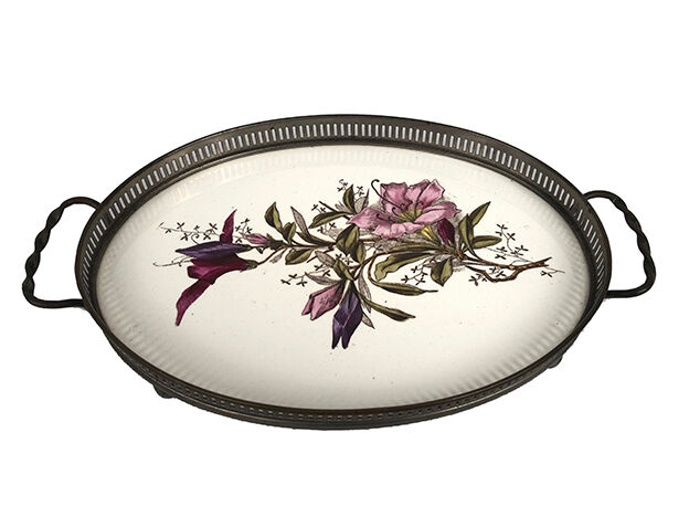 Porcelain tray decorated with flowers, openwork metal gallery