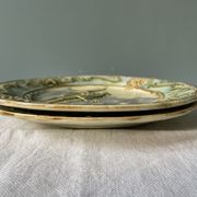 Set of two plates late nineteenth in slip Jeanne d'Arc