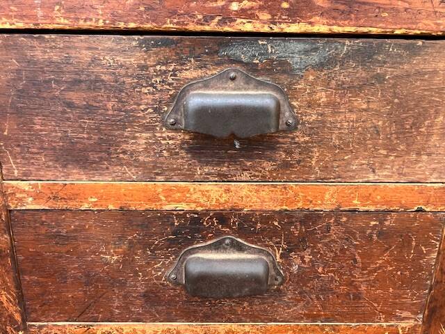 Cabinet - 4 drawer trade furniture with shell handles