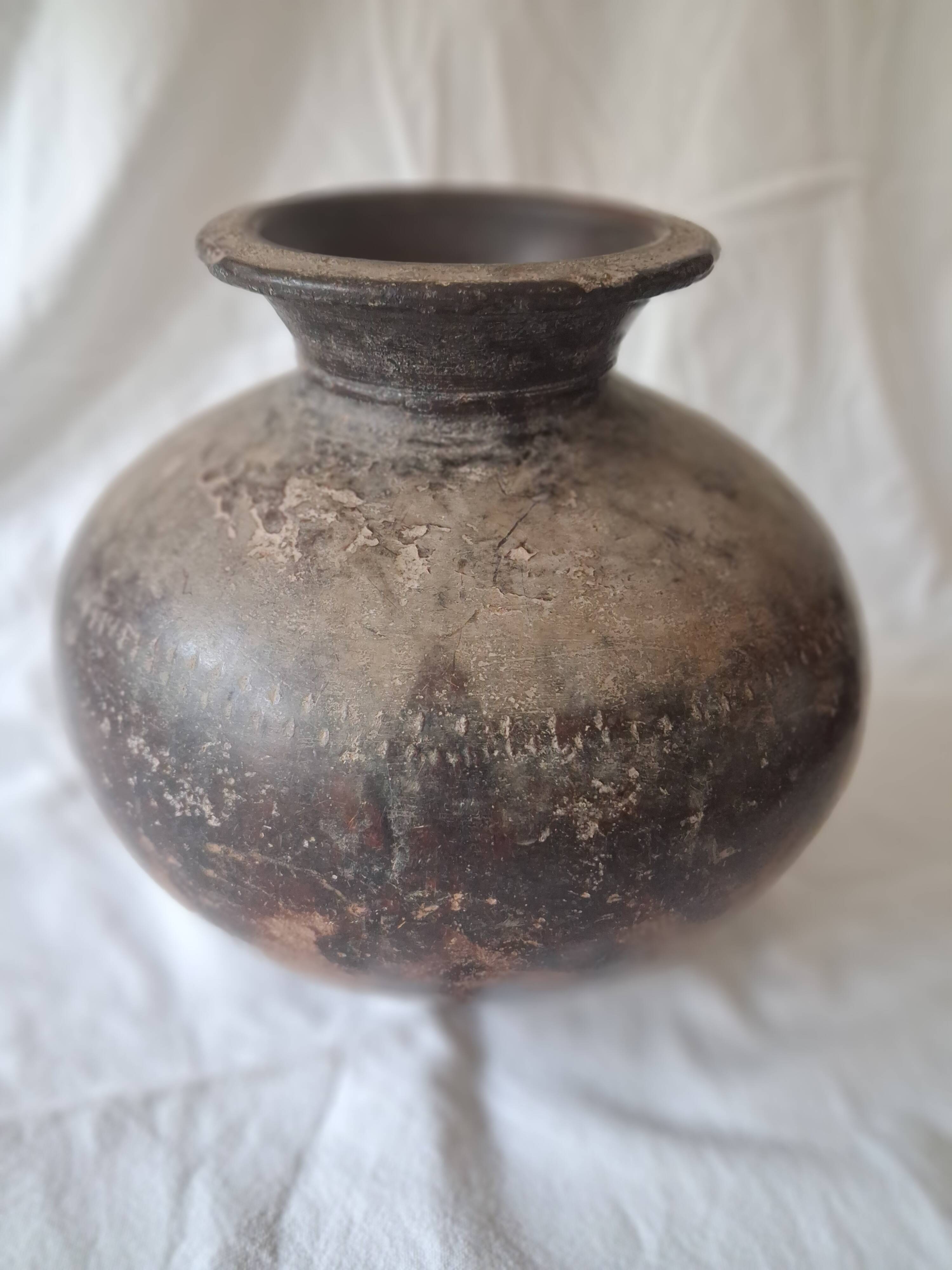Ancient vase, pot, antique African, made of terracotta.