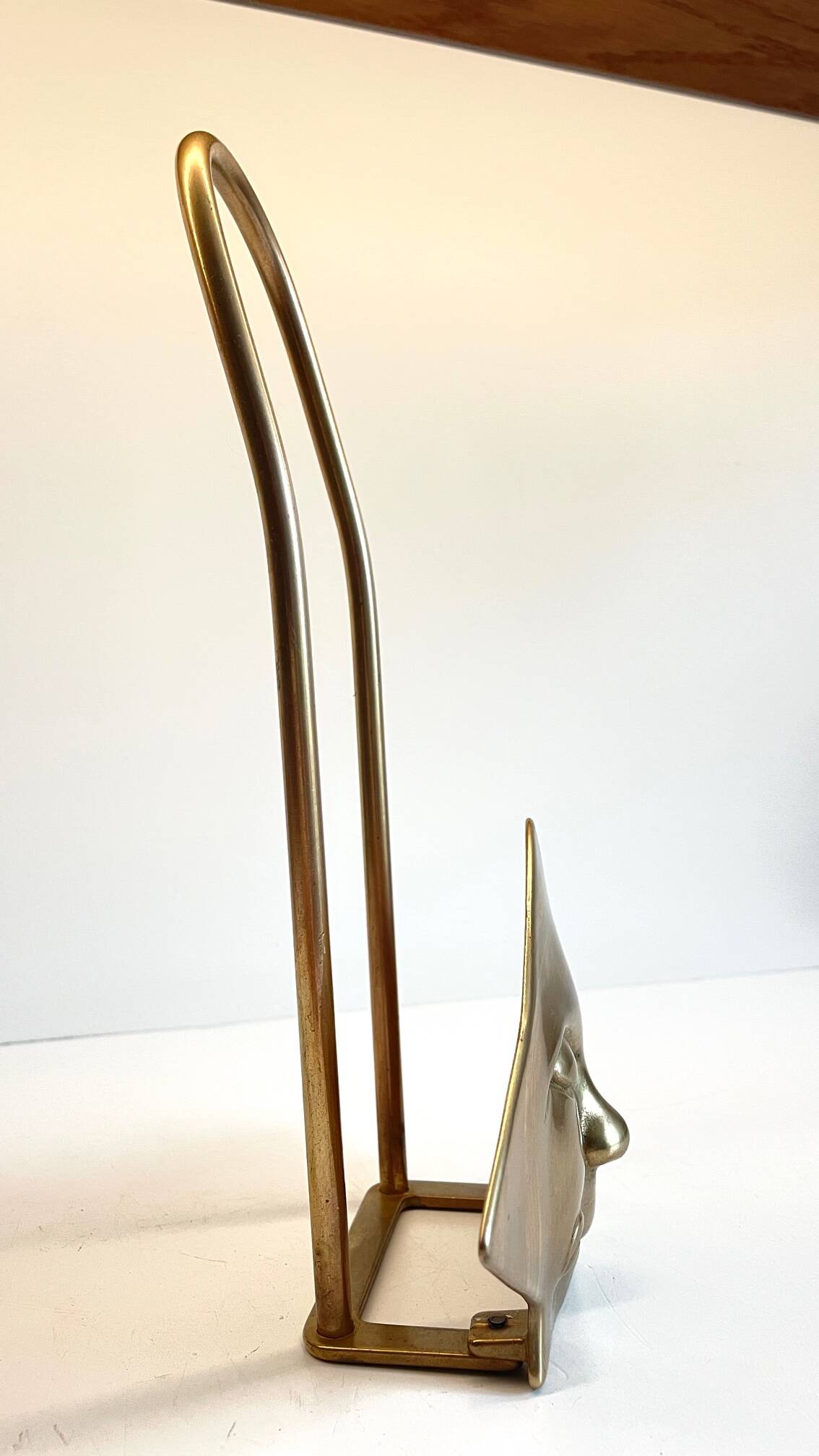 Display star shape mail holder in vintage brass