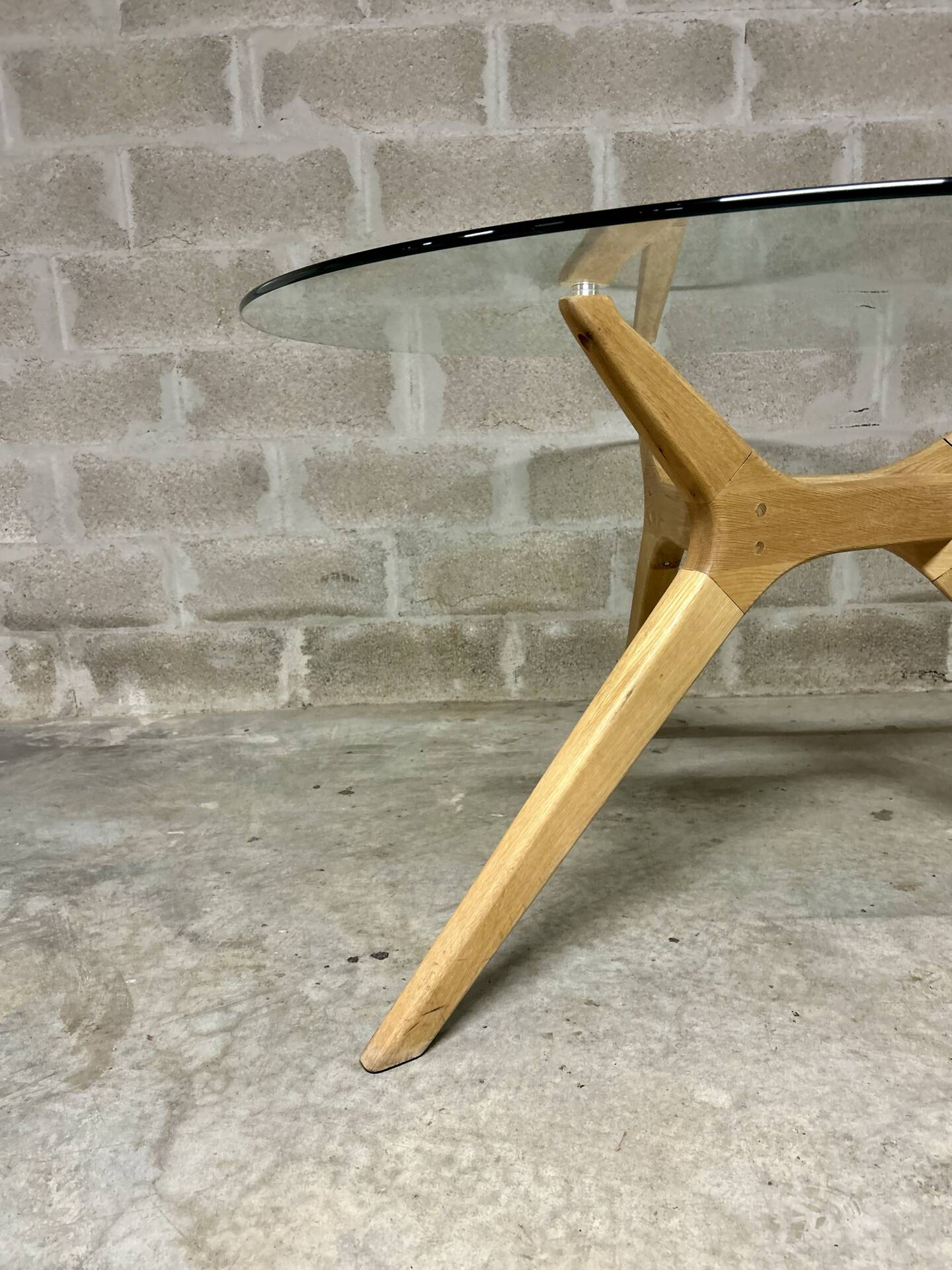 Table en bois et verre AMPM 130 cm