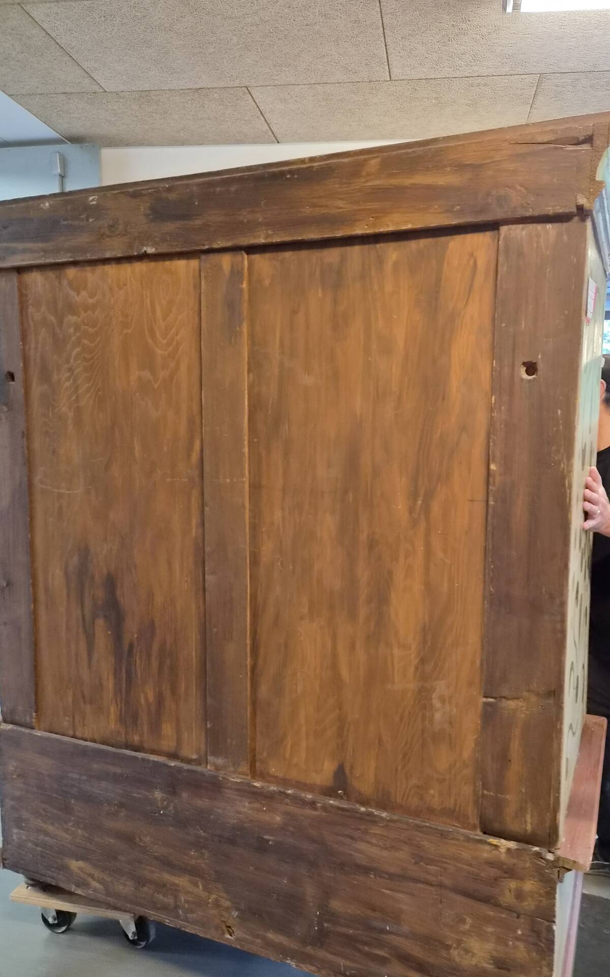 Mountain-painted wardrobe from the late 18th century.
