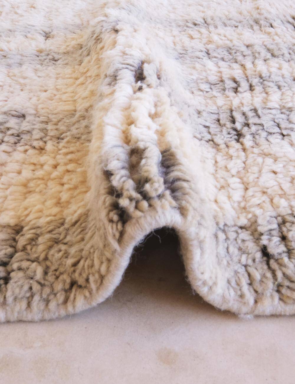 Contemporary Moroccan Rug - 266 x 162 cm