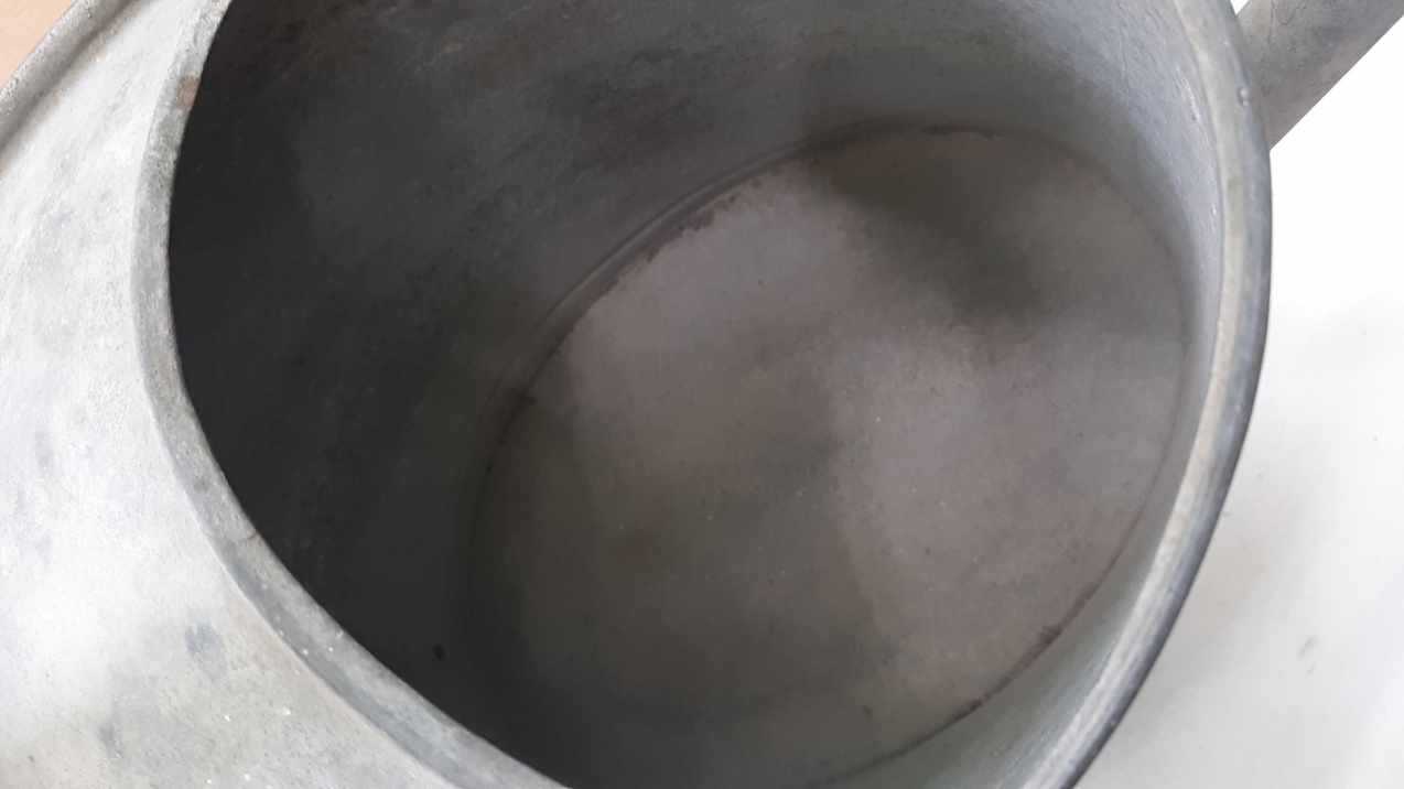 Zinc watering can