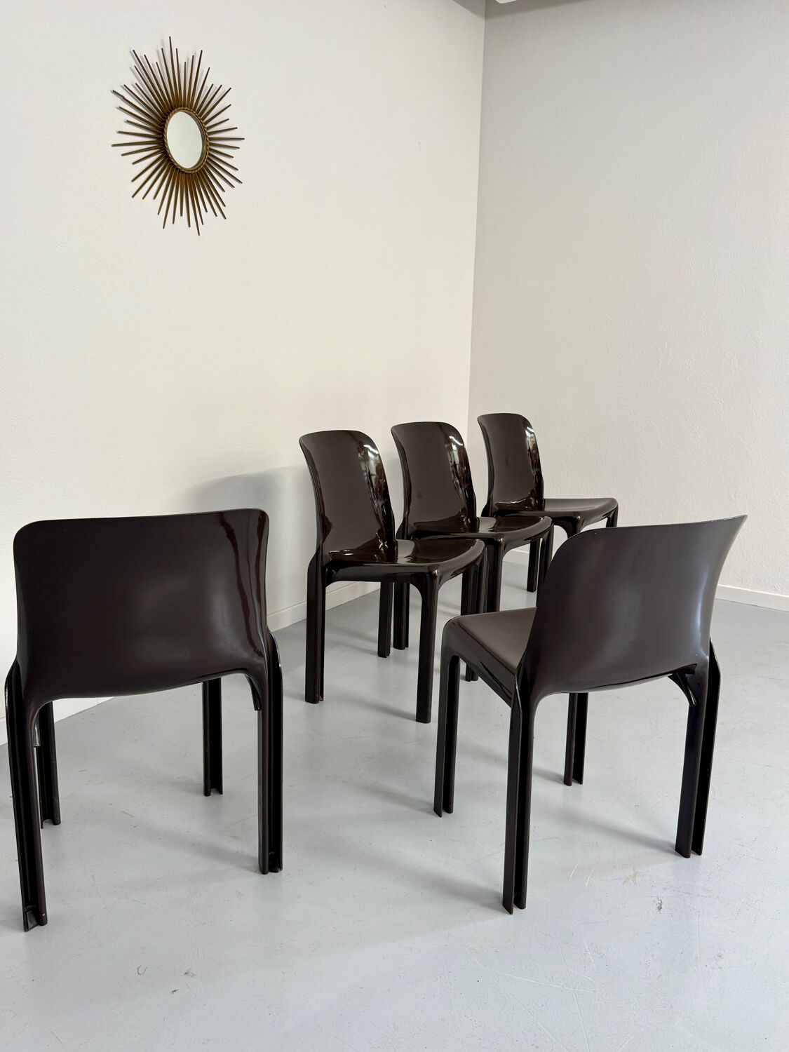 Set of 5 Selene plastic chairs designed by Vico Magistretti Artemide
