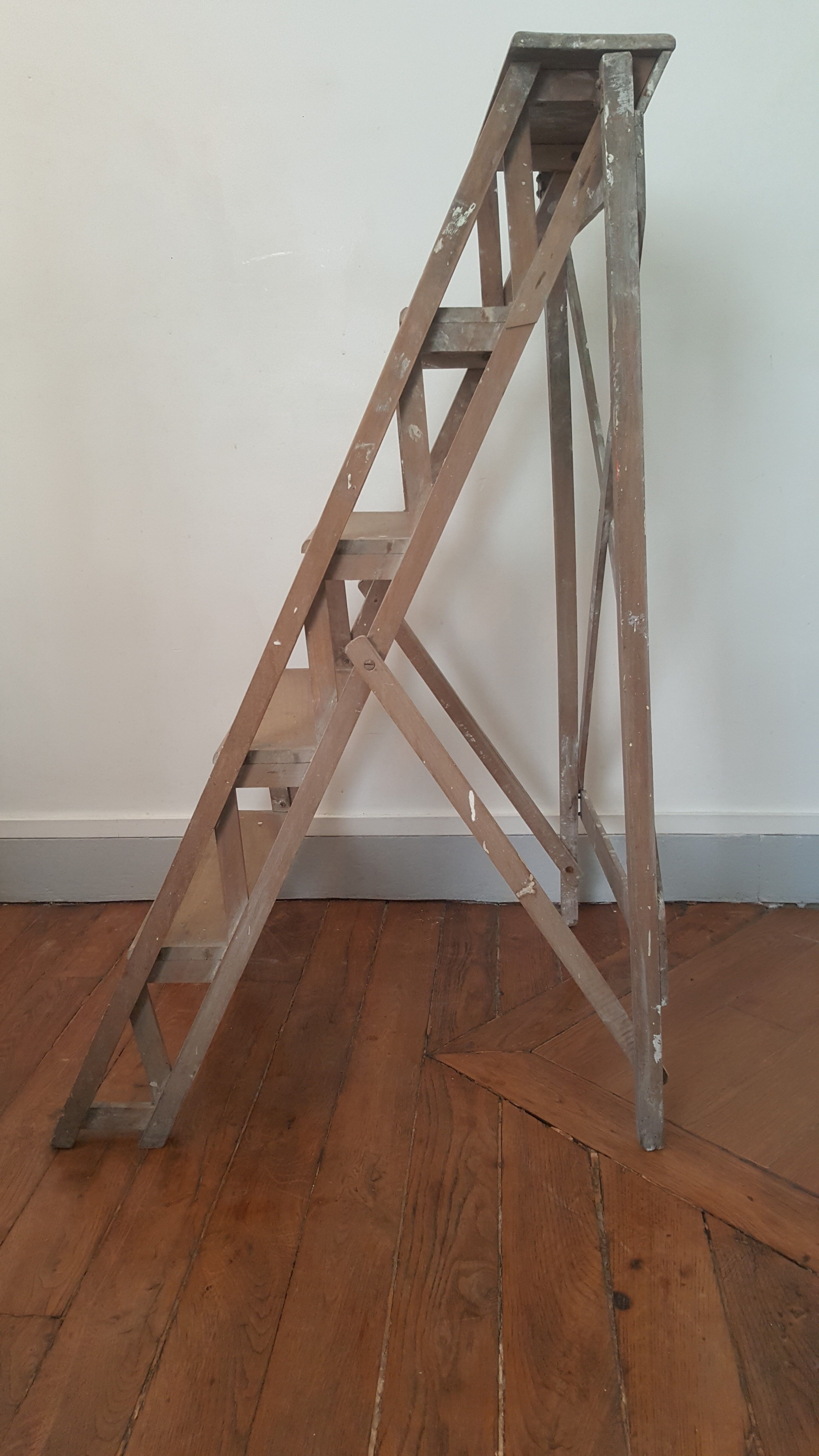 Painter's stepladder