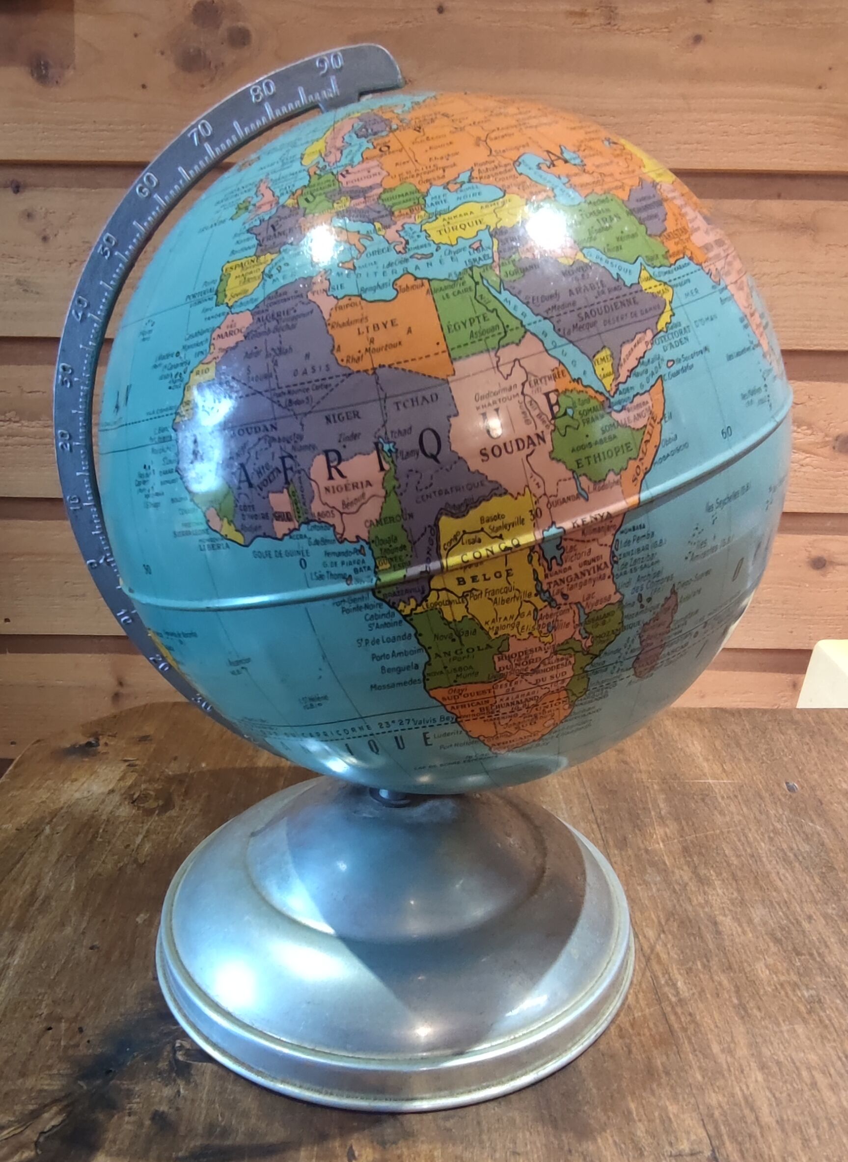 Vintage metal/Taride globe