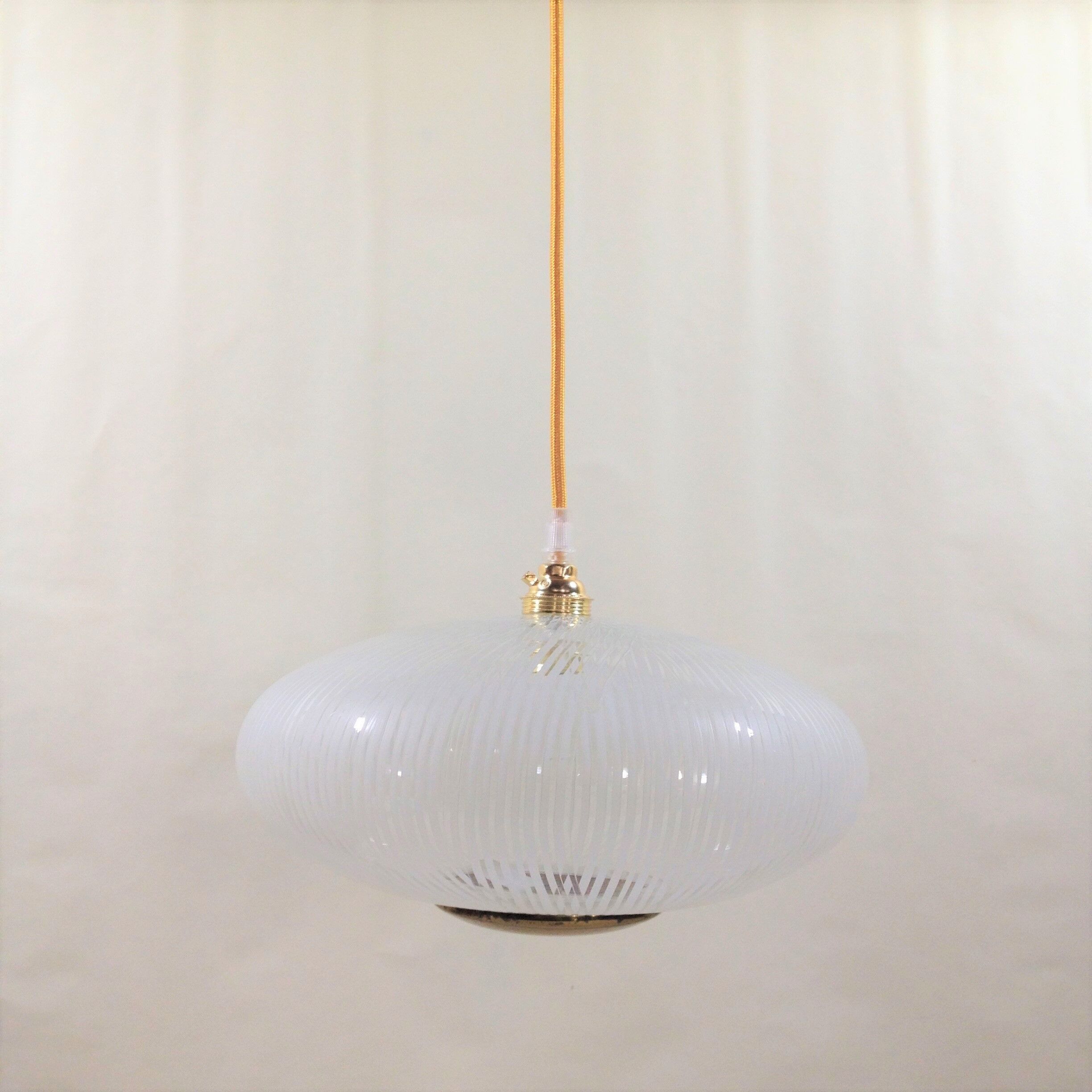 Hanging lamp ellipse glass and brass