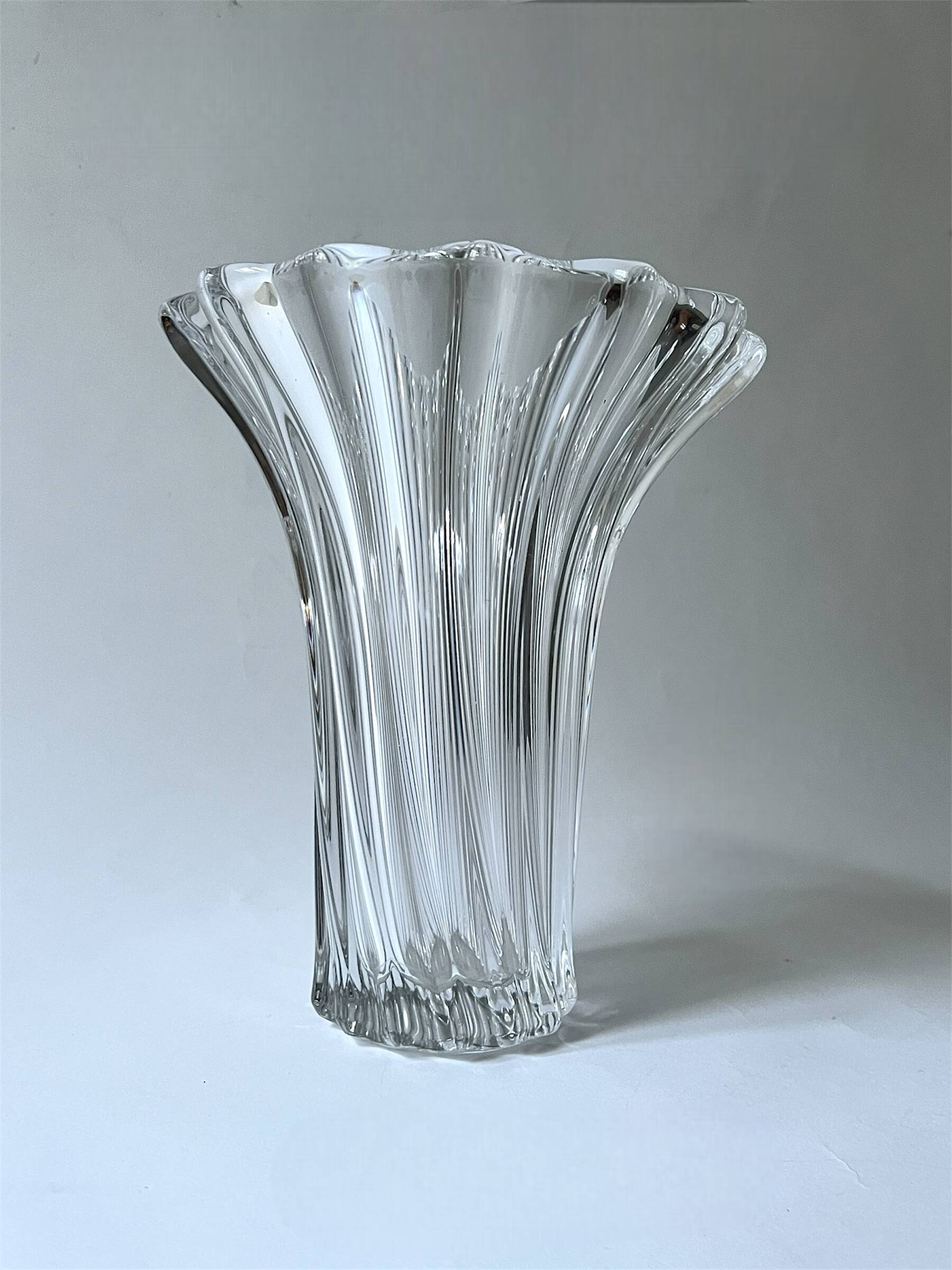 Large crystal vase from Vannes, French crystal factory, 1970