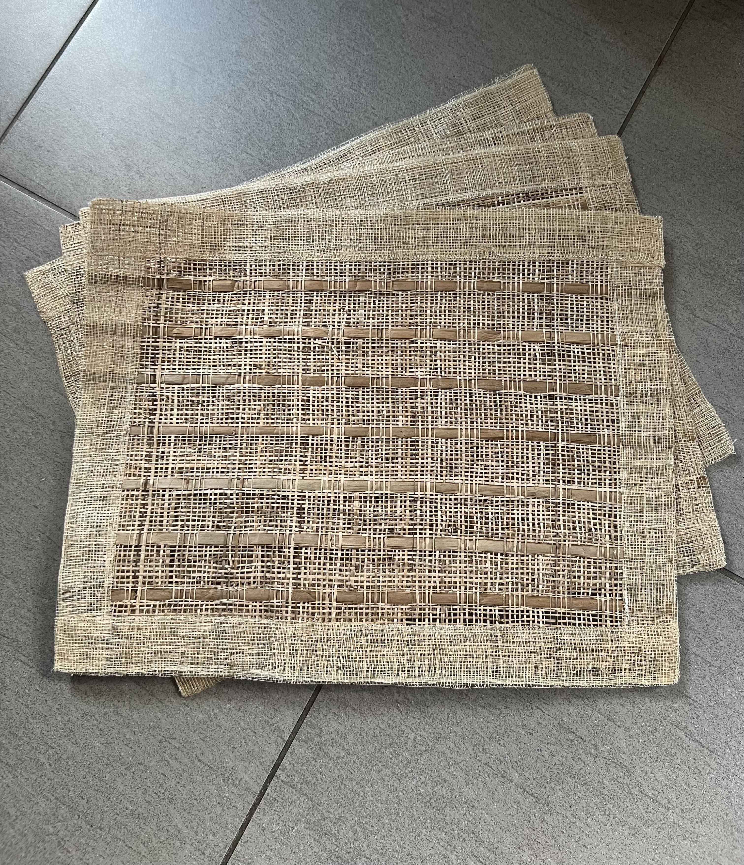 4 placemats