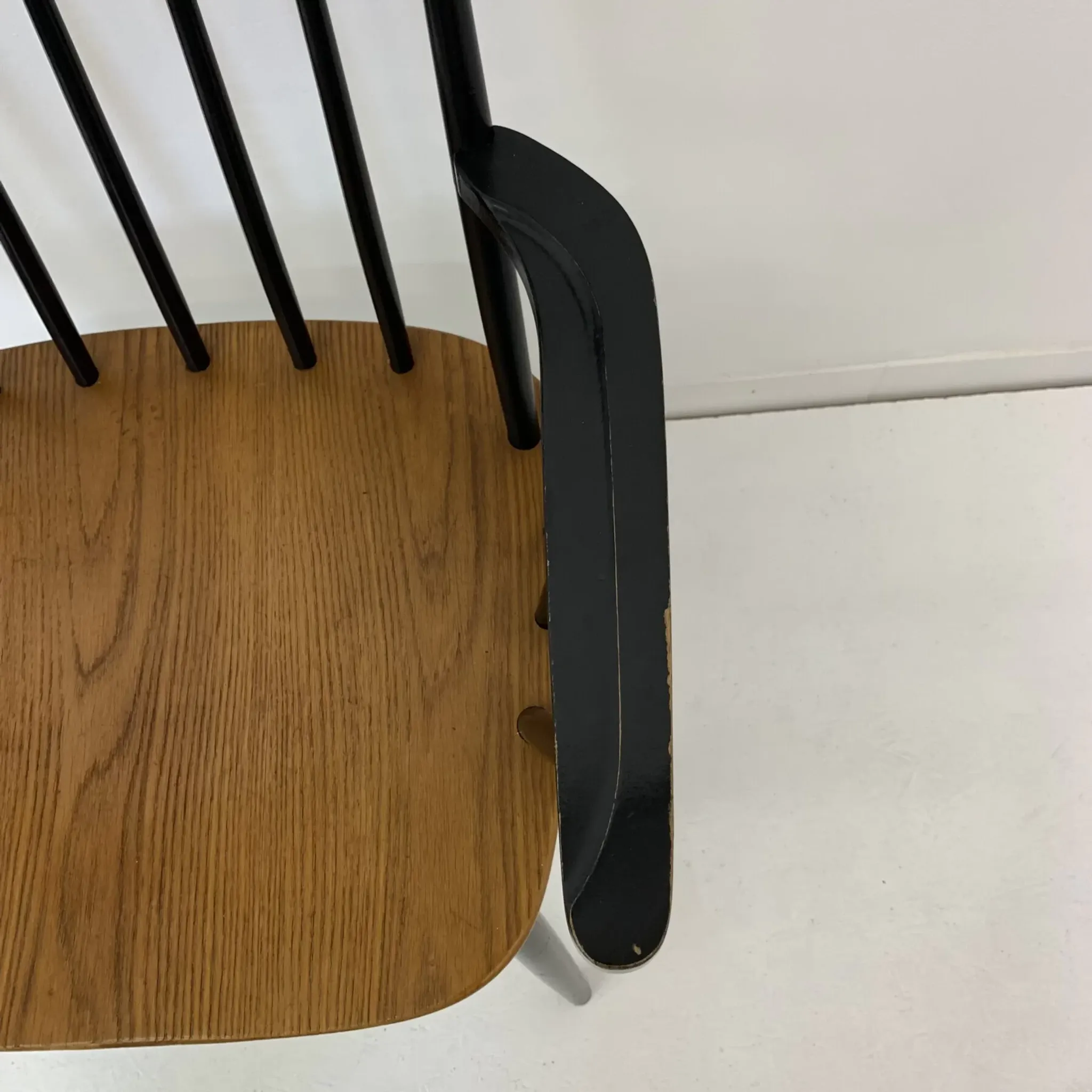 Chaise Ilmari Tapiovaara avec accoudoir, années 1960.