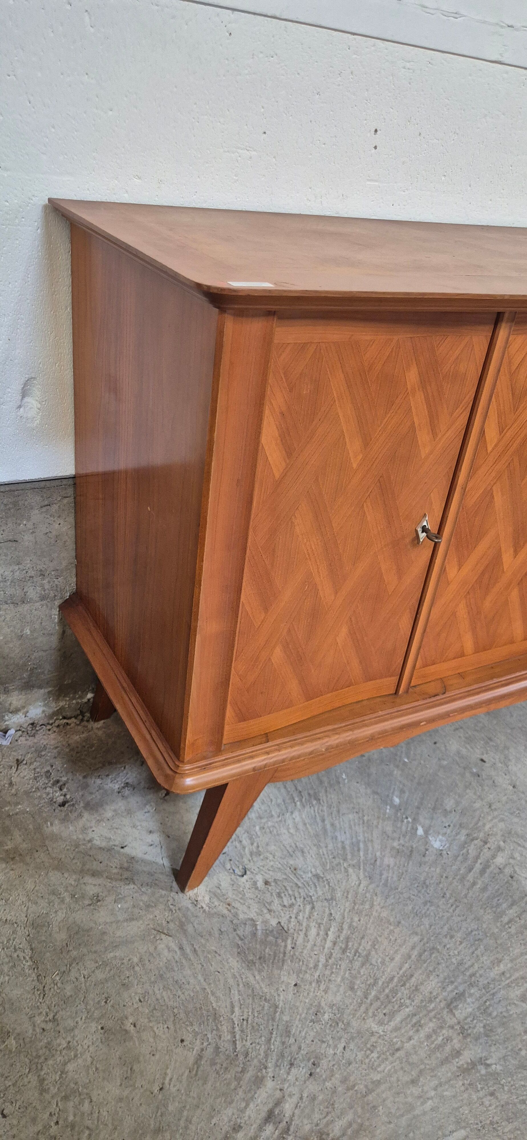 Enfilade 4 portes 1950-1960 pieds compas merisier