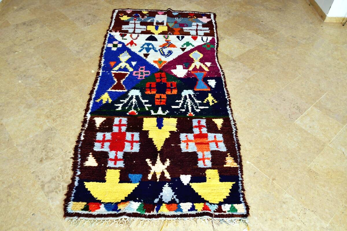 Moroccan Berber carpet Boucherouite 273 x 124 cm Excellent condition