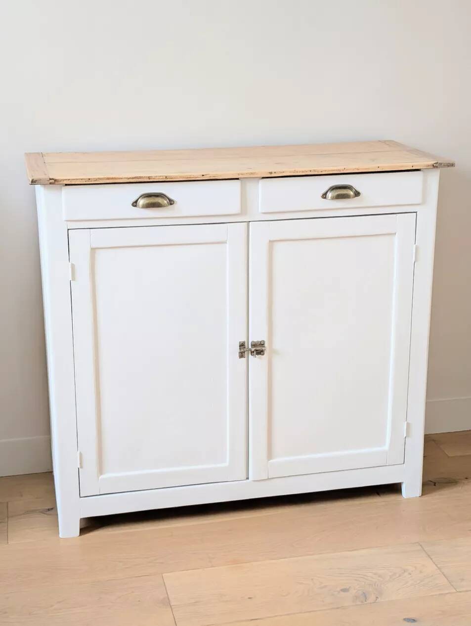 Buffet parisien vintage rénové