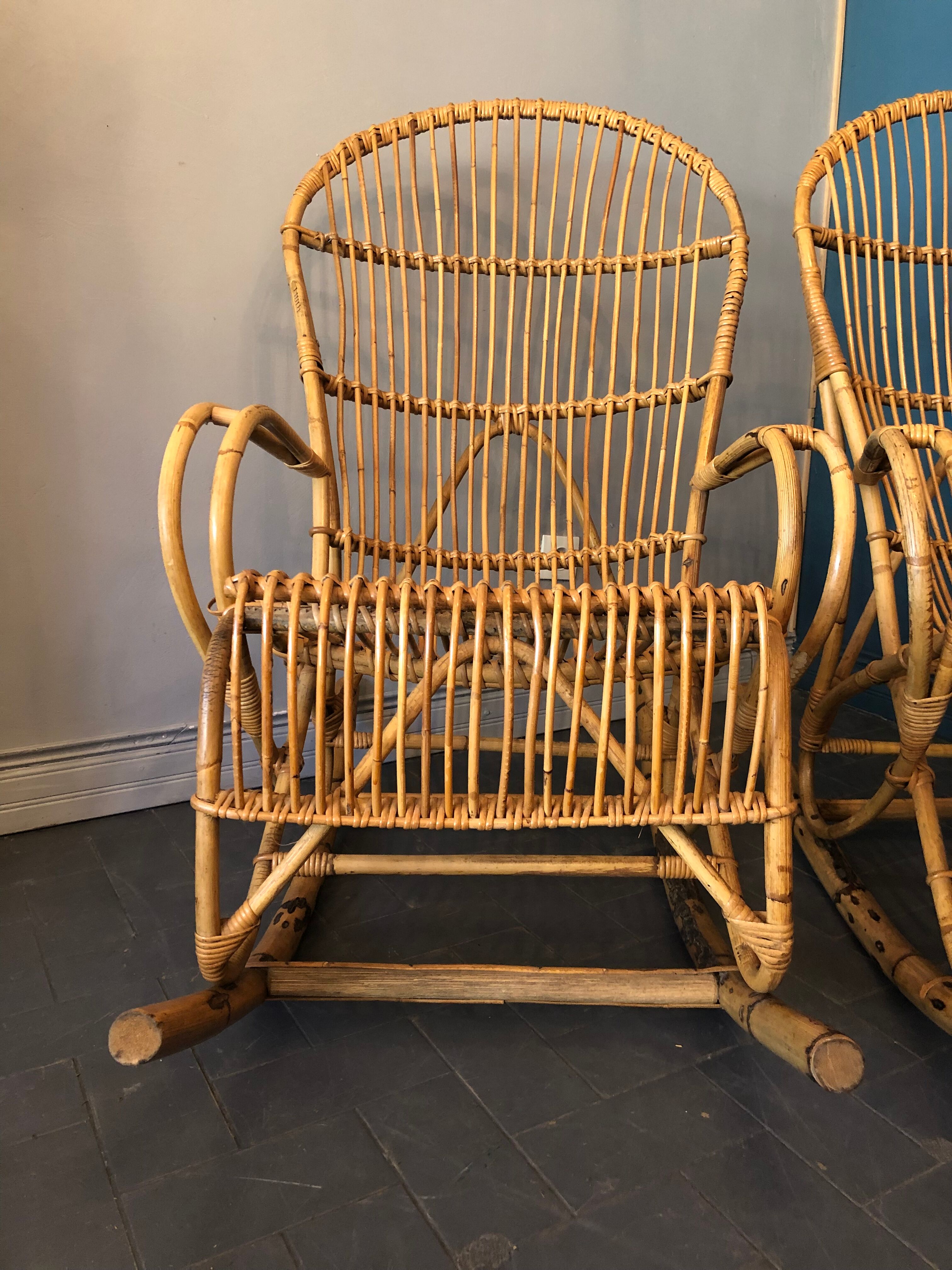 2 rattan rocking chairs