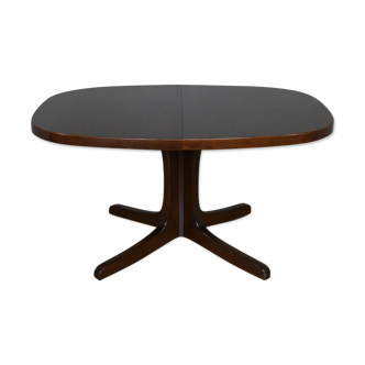 Oval elm table with extension cords