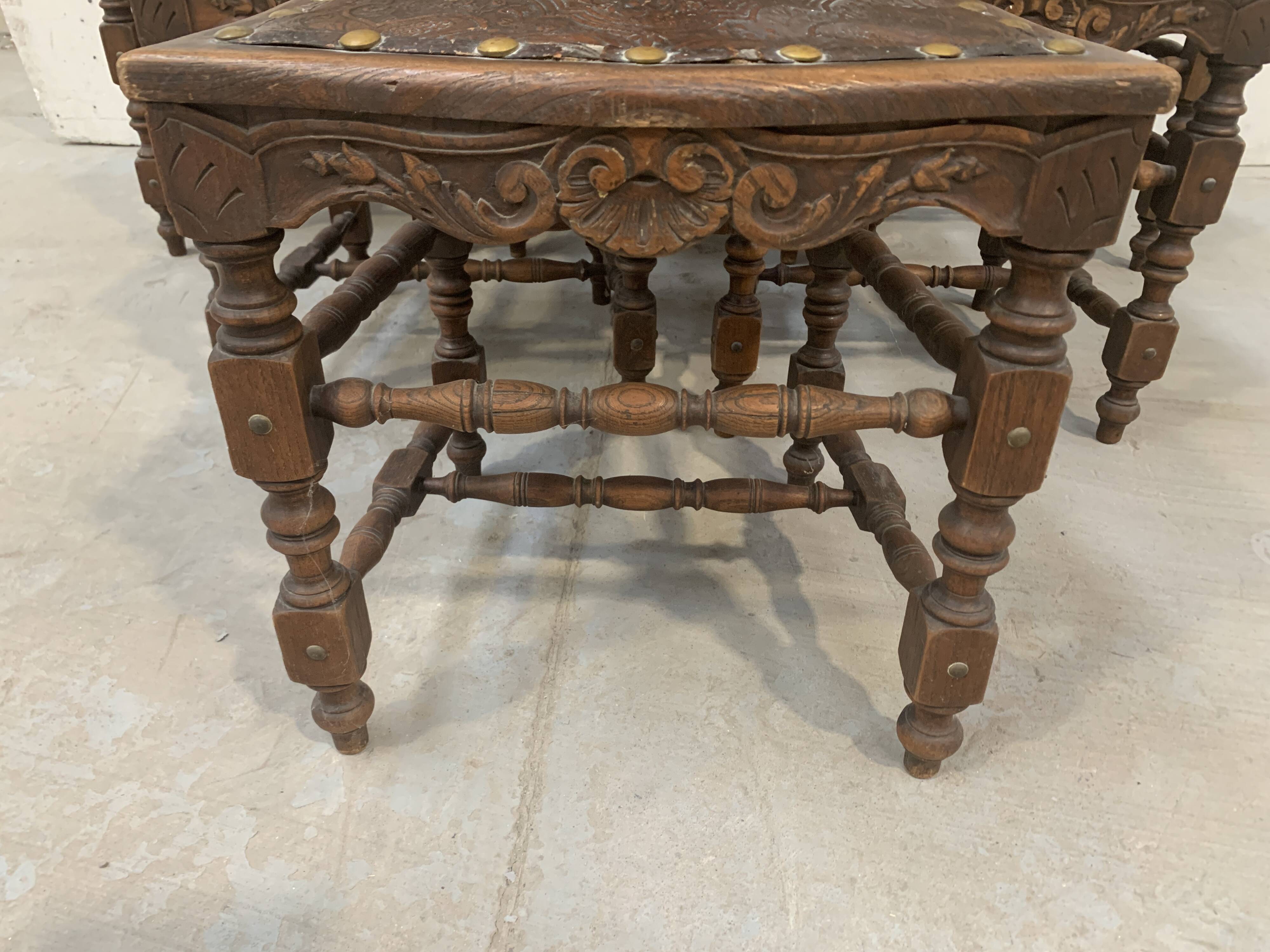 6 chaises de style Renaissance en chêne, XXème siècle