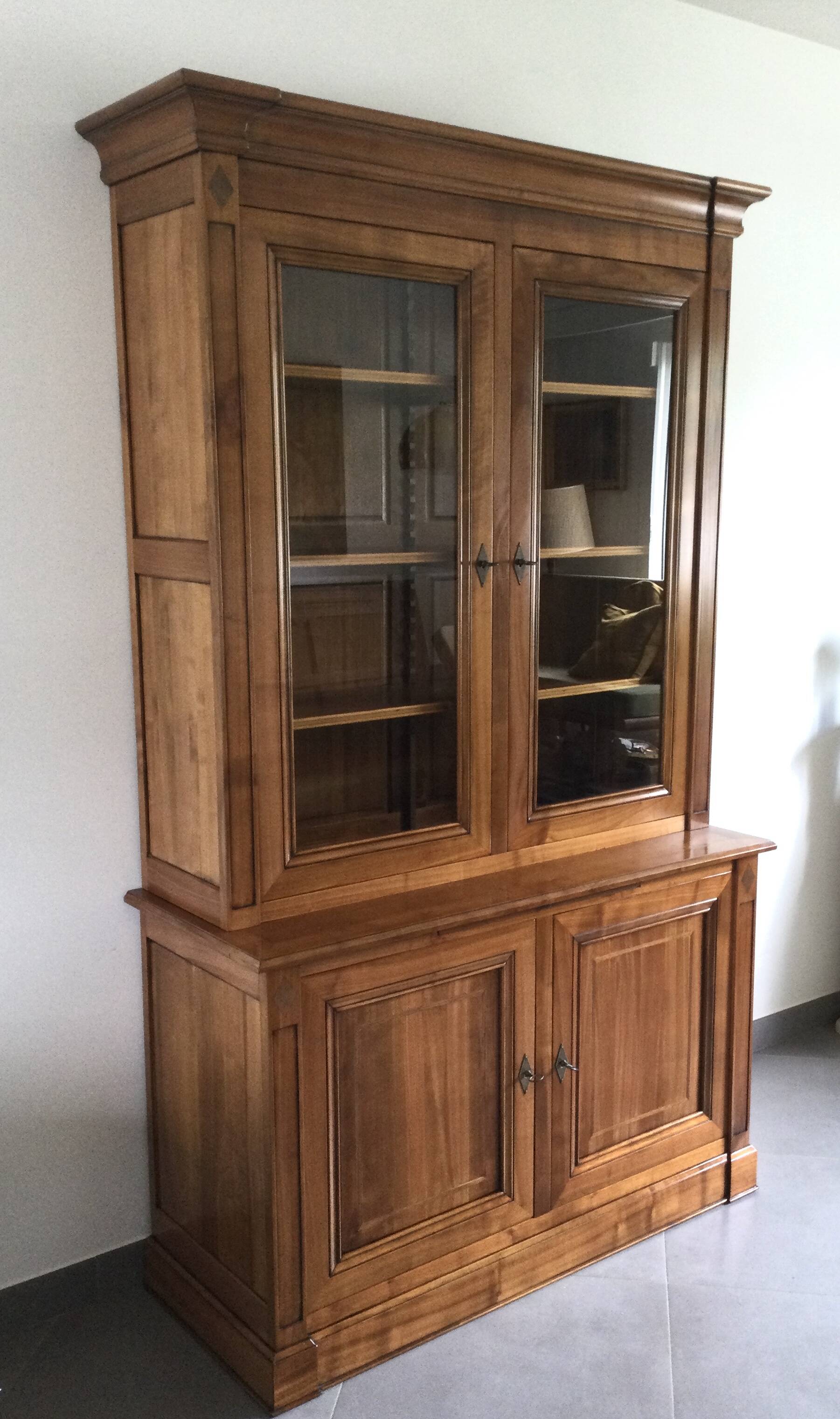 Louis Philippe display cabinet in cherry wood