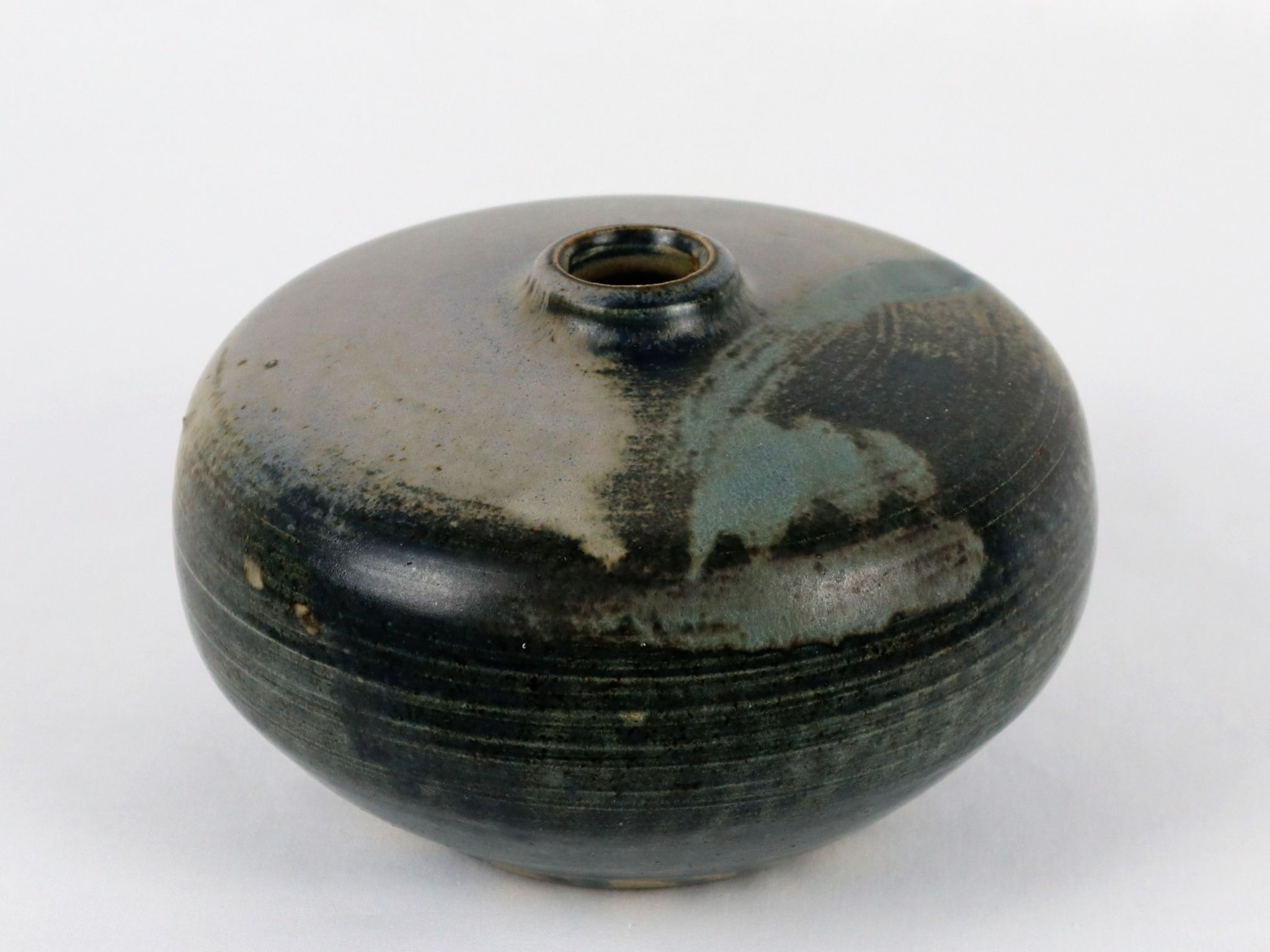 Basil vase in sandstone 1980