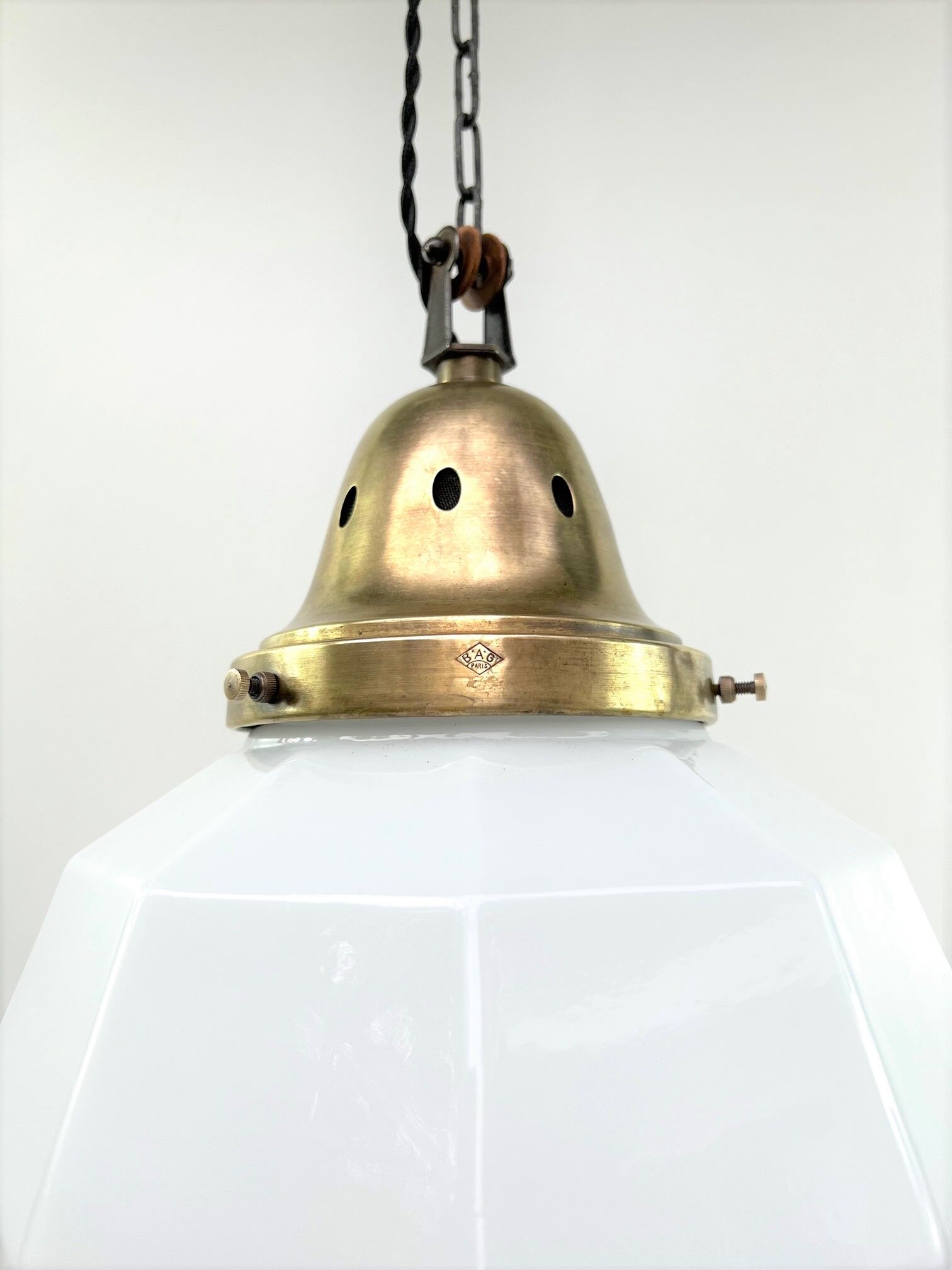 Hanging bag paris 1920 1930 opaline brass