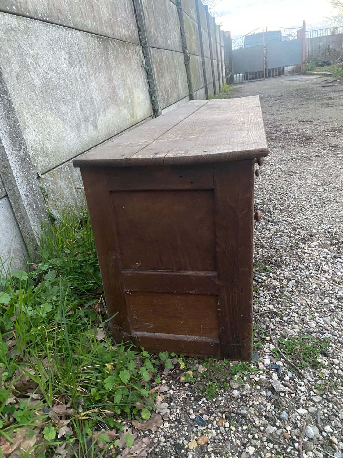 Solid wood drawer cabinet