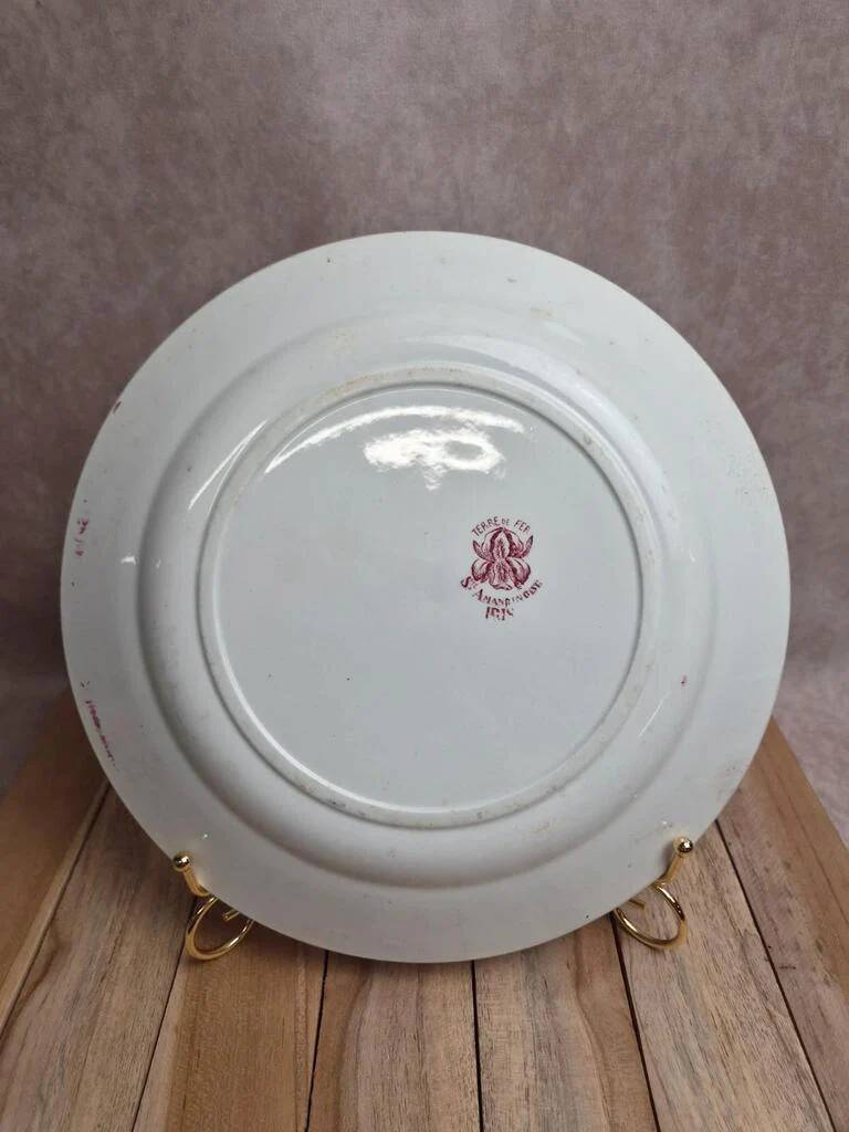 Round antique Saint-Amandoise plate – Iris model – Earthenware