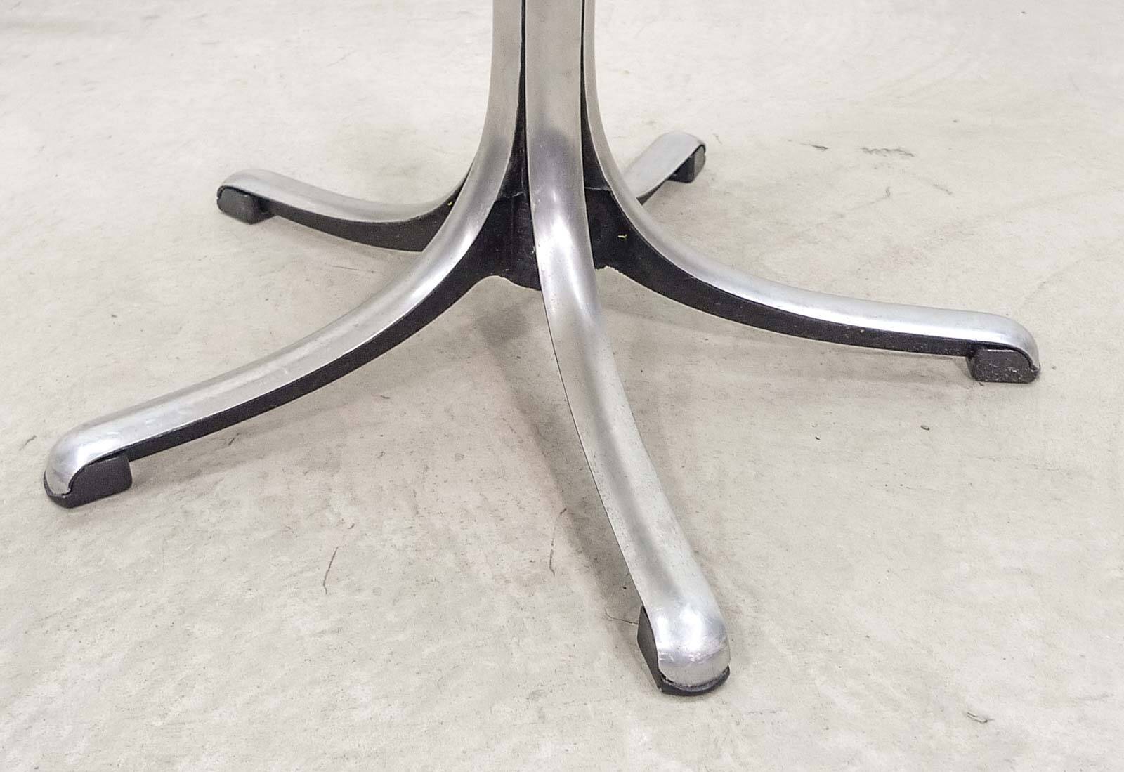 White Osvaldo Borsani 'Modus' Fiberglass and Aluminium Desk Side Chairs 70s