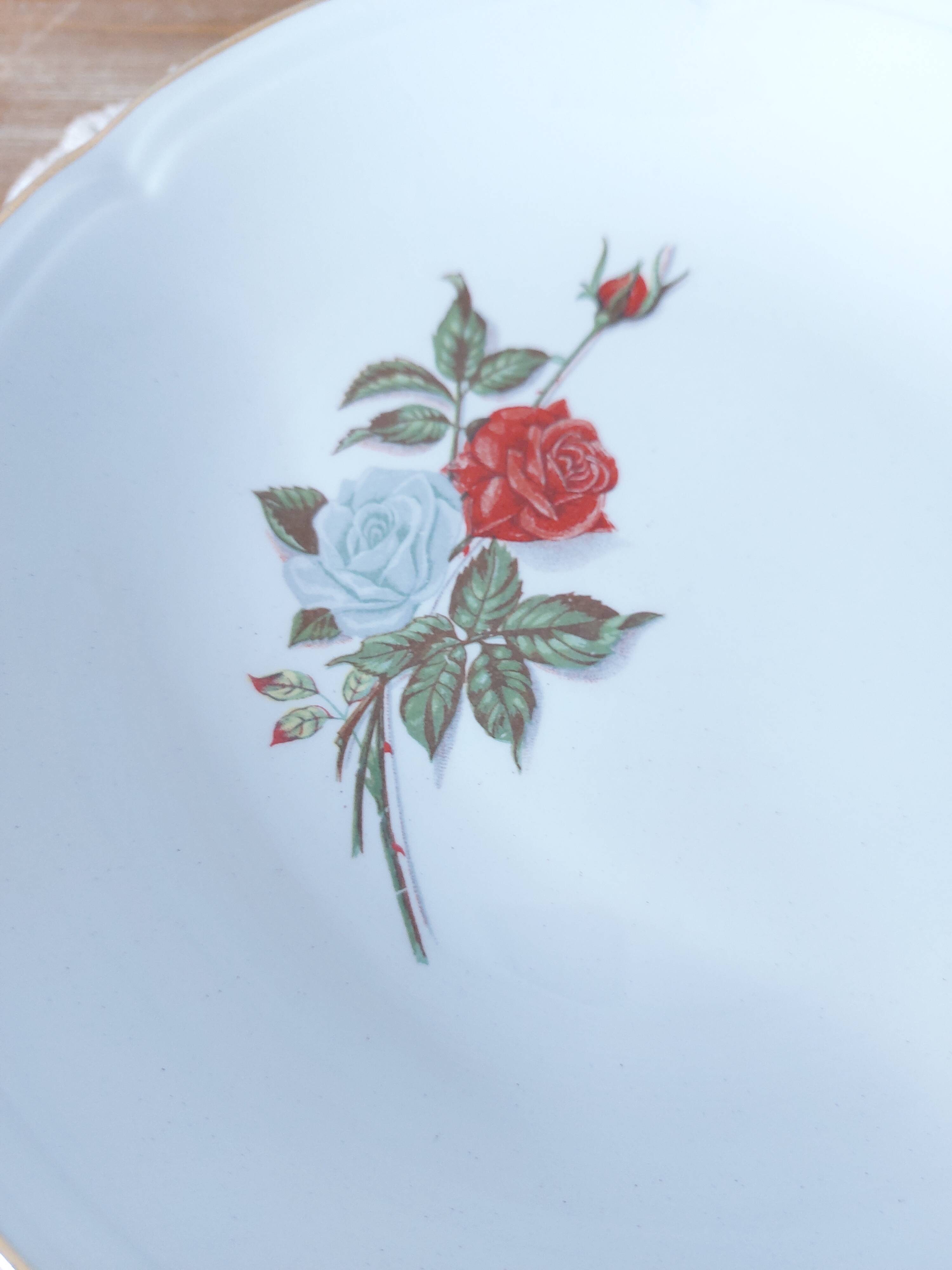 8 dessert plates and serving dish Moulin des loups pink pattern