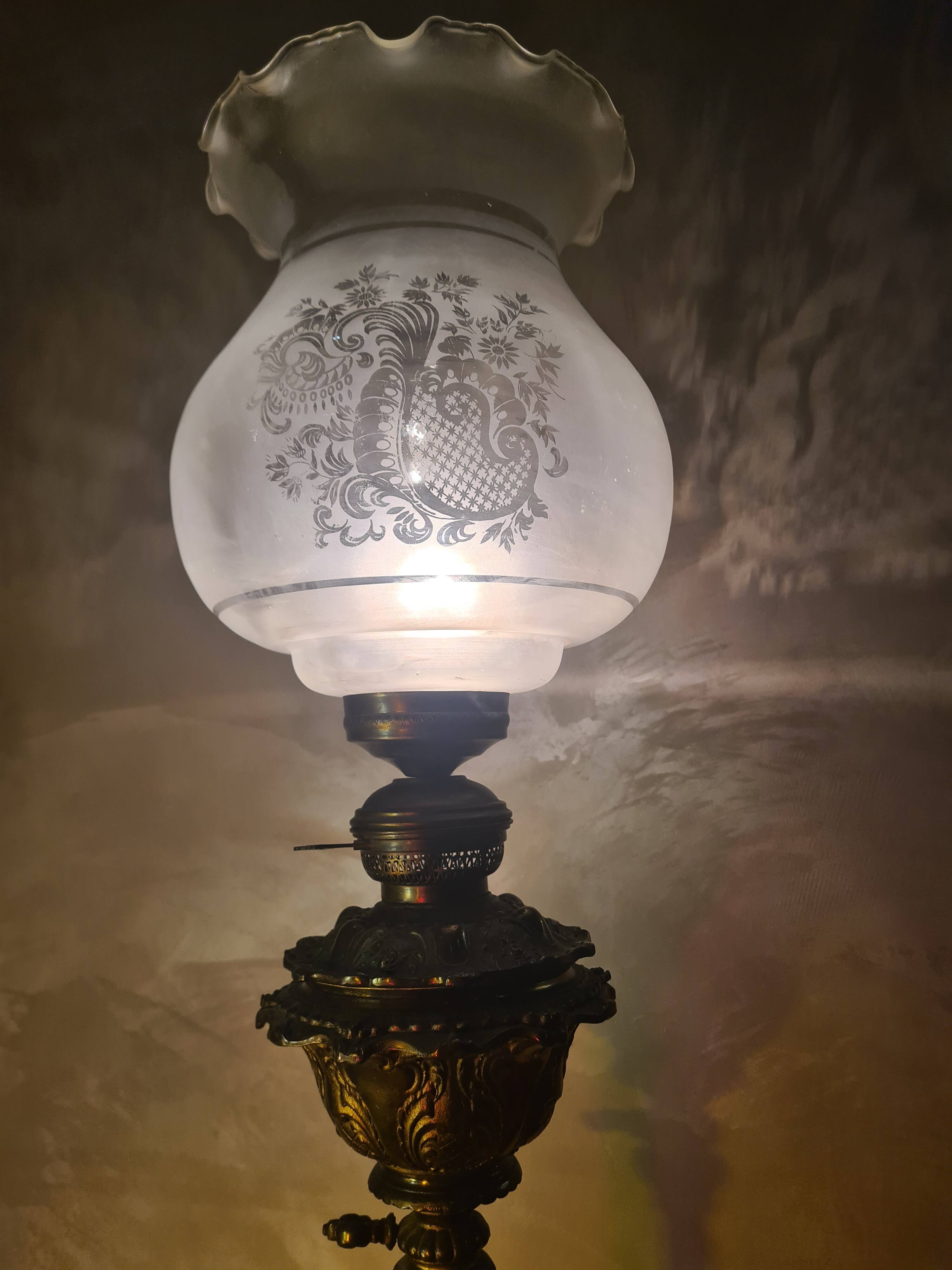 cast iron street lamp ornate side table with 3-tier support Hollywood