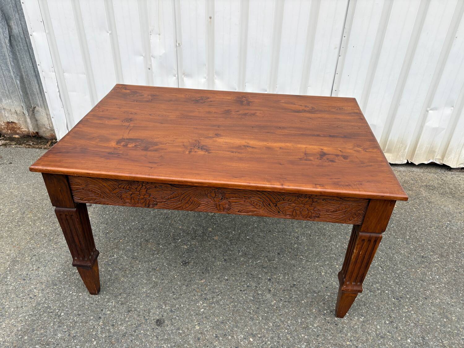 Art Deco table sculpted in solid wood