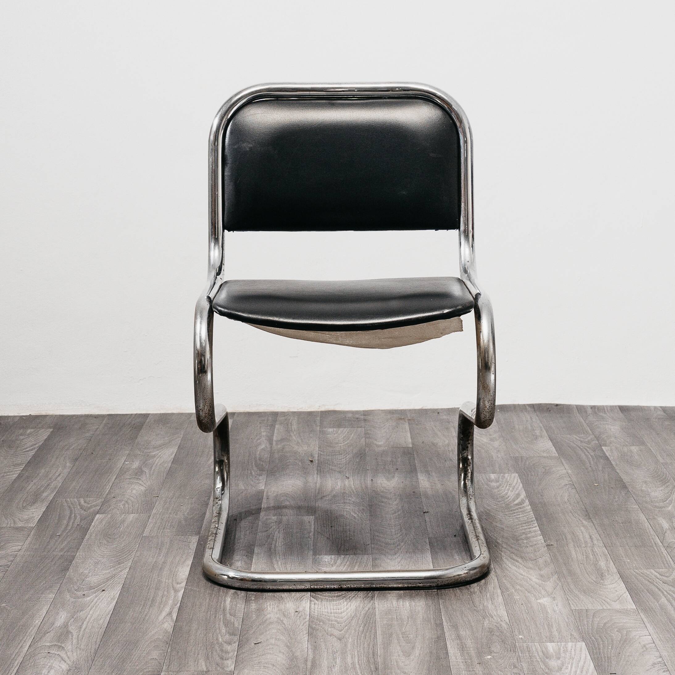 Set of 4 chrome steel rocking chairs, vintage modern 80s design.
