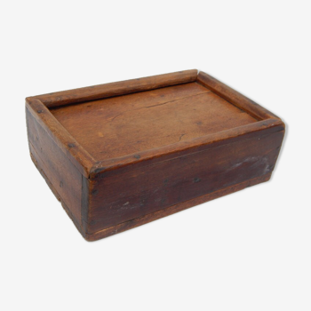 Old masala box