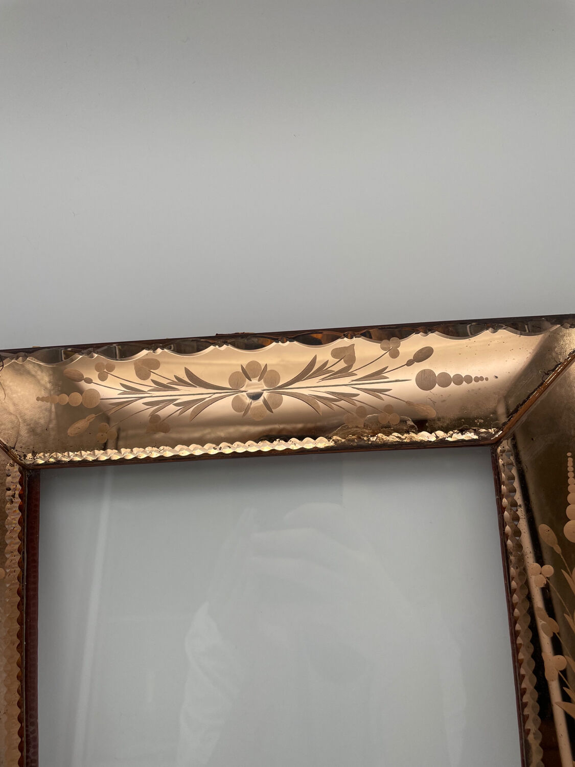 Venetian frame in engraved and bevelled pink glass, flowers, floral, 1950