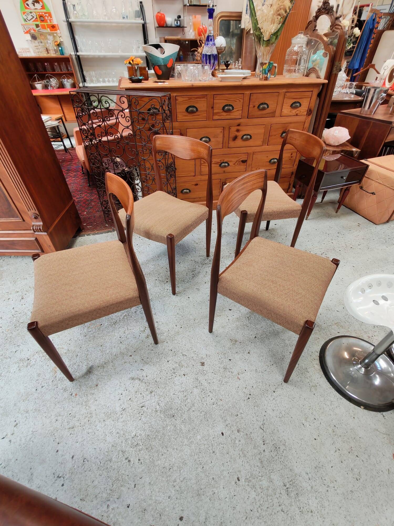 Set of 4 teak chairs in the style of Niels Otto Møller from the 1960s.