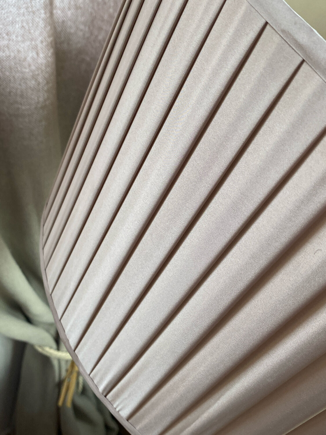 Brass lamp with pleated shade