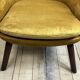 Fauteuil en velours jaune moutarde années 2010