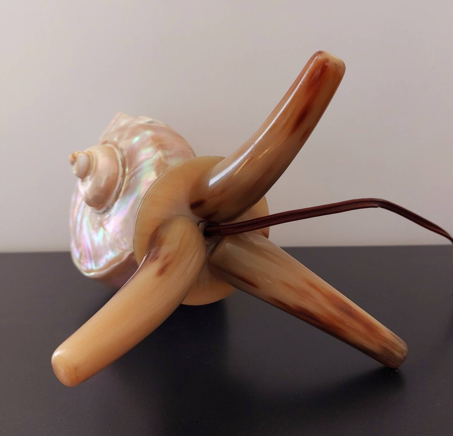 Vintage shell lamp