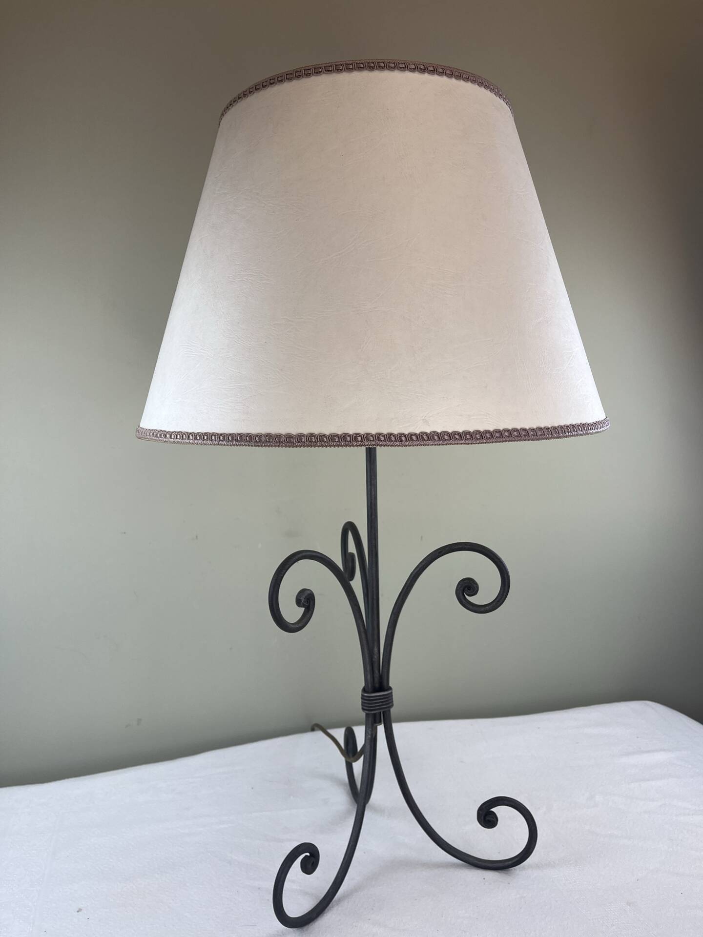 Large ambient lamp