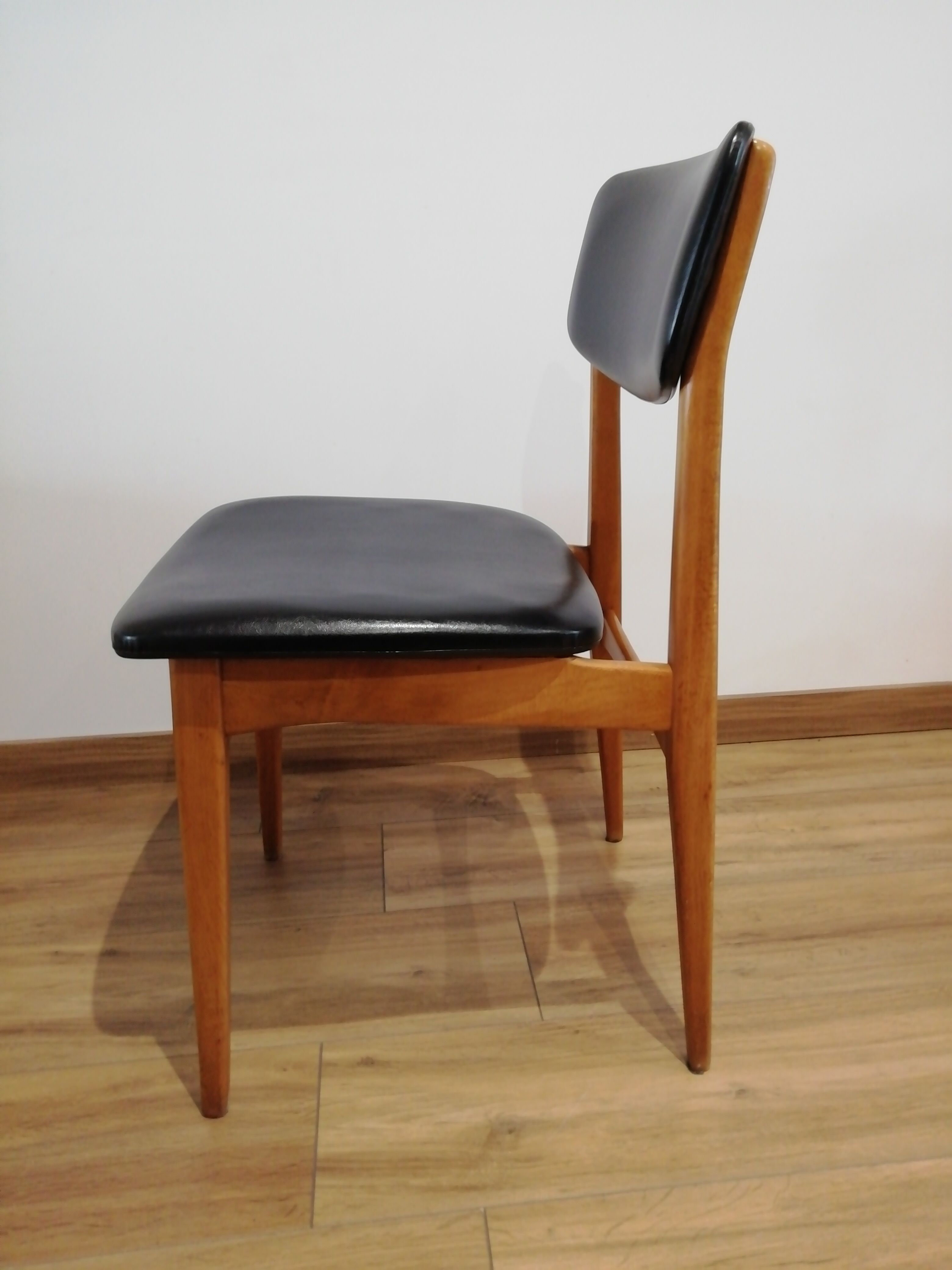 Lot of 4 scandinavian design vintage chairs