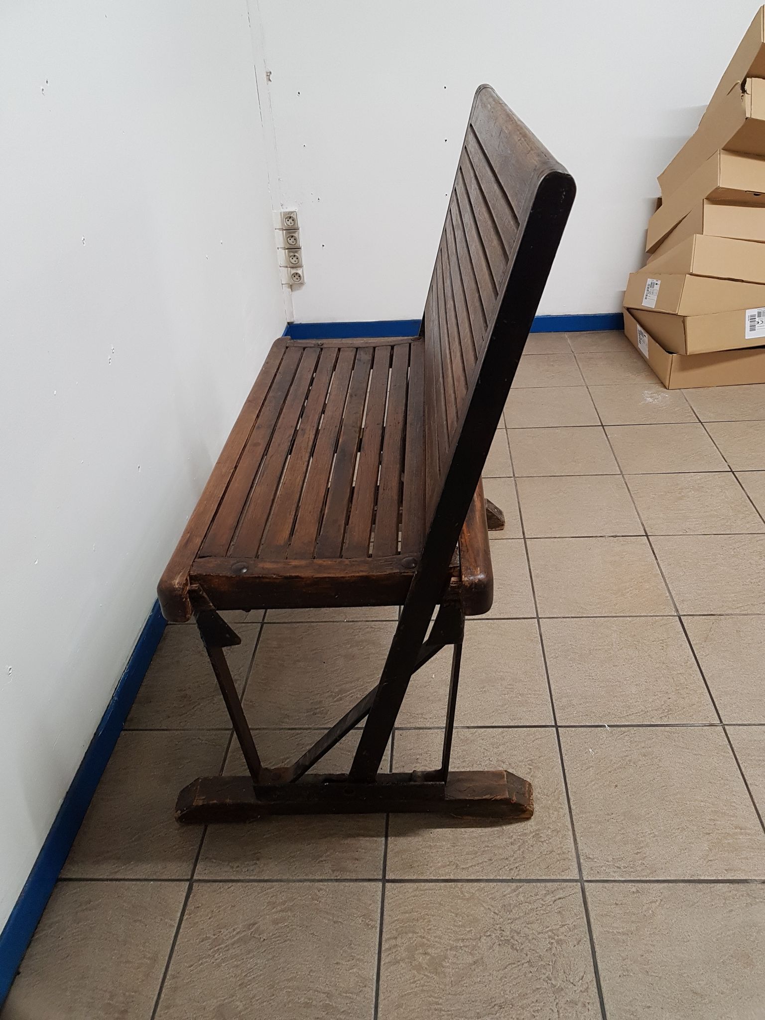 Banc de métro parisien